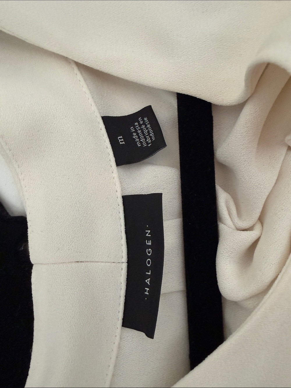 Halogen Cream V-Neck Cap Sleeve Blouse - Picture 2 of 3